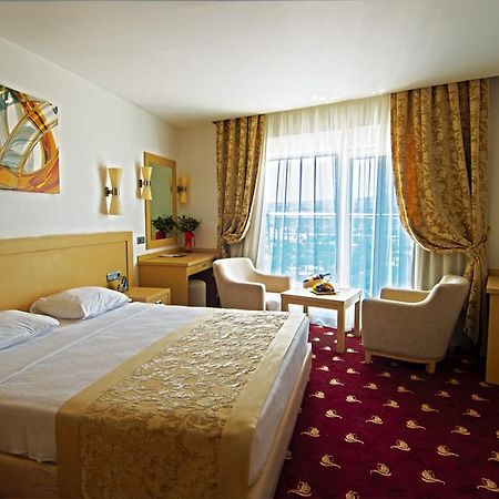 Lamos Resort Hotel & Convention Center Kumkuyu Buitenkant foto
